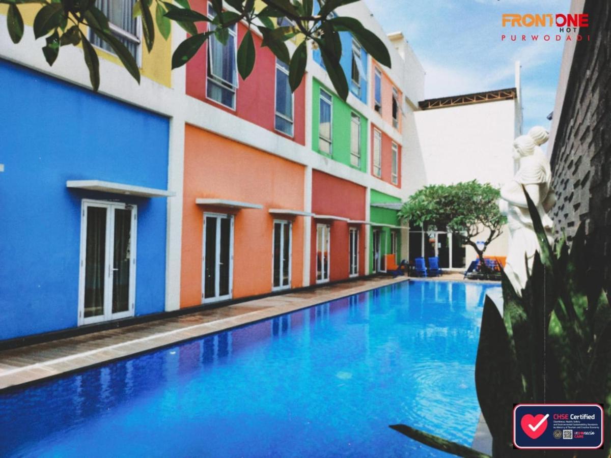 โรงแรมฟร้อนต์ วัน ปุรโวดาดี Purwodadi  ภายนอก รูปภาพ