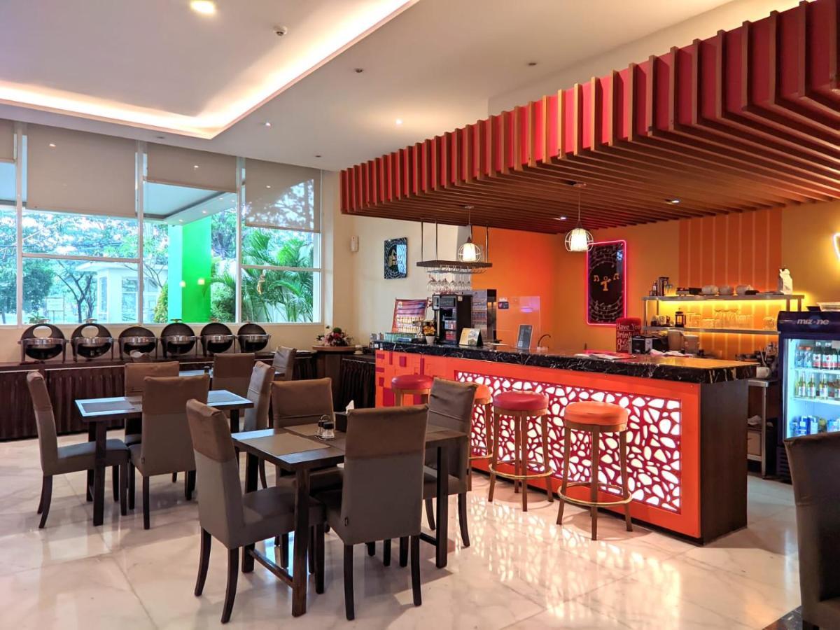 โรงแรมฟร้อนต์ วัน ปุรโวดาดี Purwodadi  ภายนอก รูปภาพ