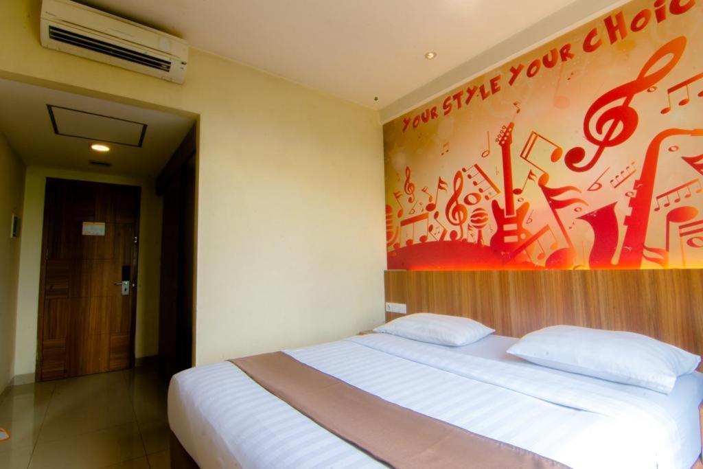 โรงแรมฟร้อนต์ วัน ปุรโวดาดี Purwodadi  ภายนอก รูปภาพ