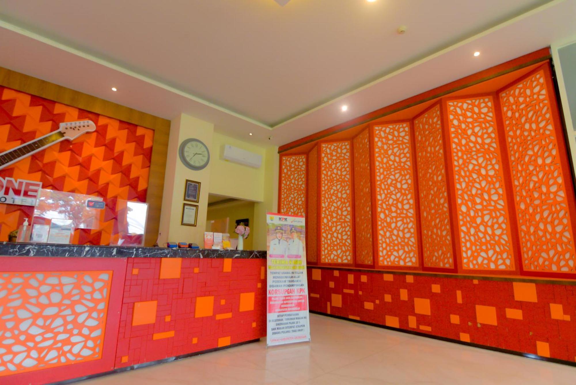 โรงแรมฟร้อนต์ วัน ปุรโวดาดี Purwodadi  ภายนอก รูปภาพ